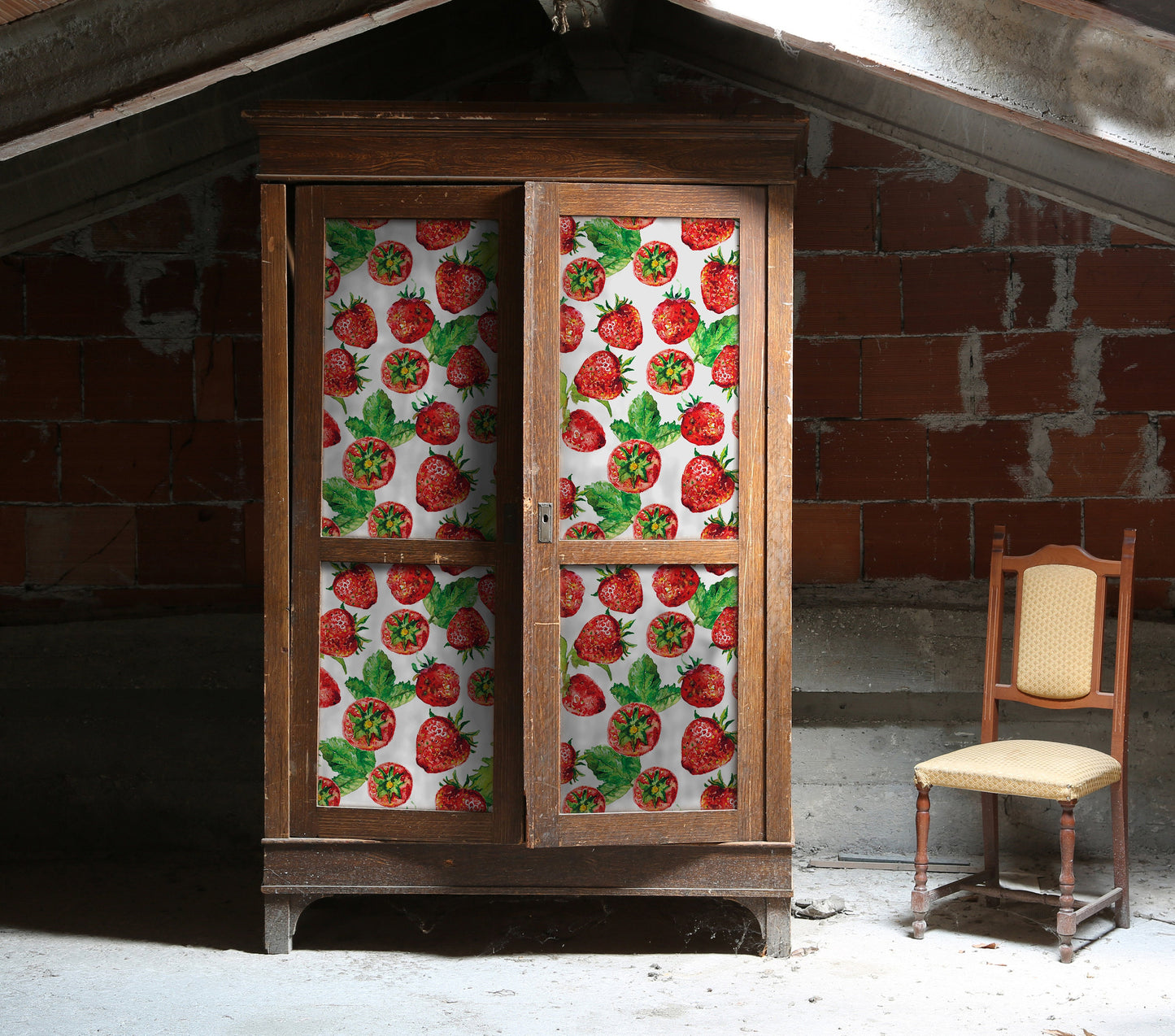 Large Rice Paper for Decoupage - Furniture Decoupage - Vintage Decoupage - Floral Decoupage Paper - Red Strawberries